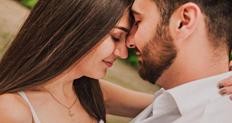 20 Ways To Make Your Husband Fall In Love With You Again pic