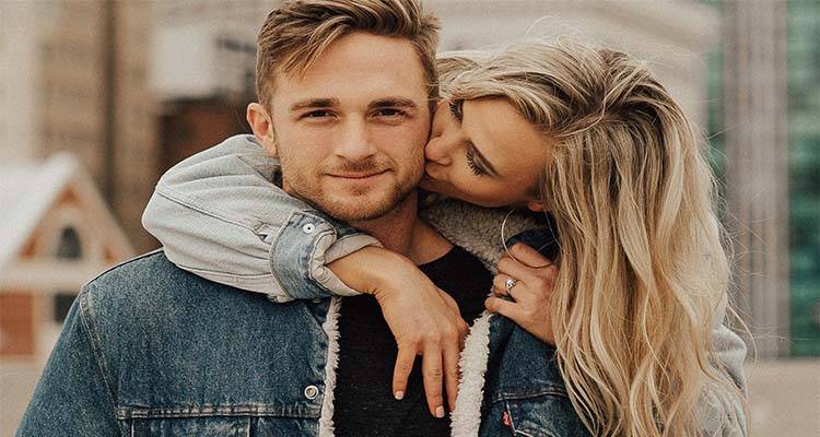 Are you in a Clingy Relationship? Here’s how you can deal with it