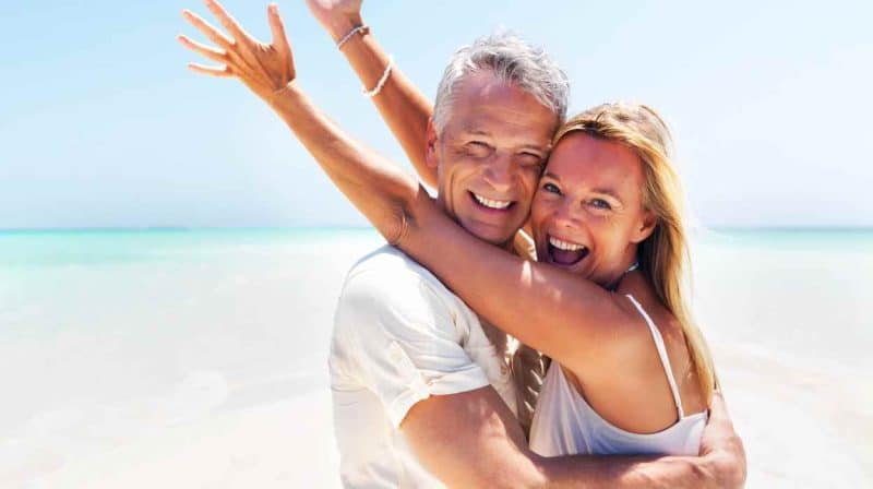 Older Man Younger Woman 9 Reasons Why Dating With Age Gap Works