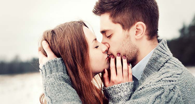 68,148 Kissing Pose Stock Photos, High-Res Pictures, and Images - Getty  Images