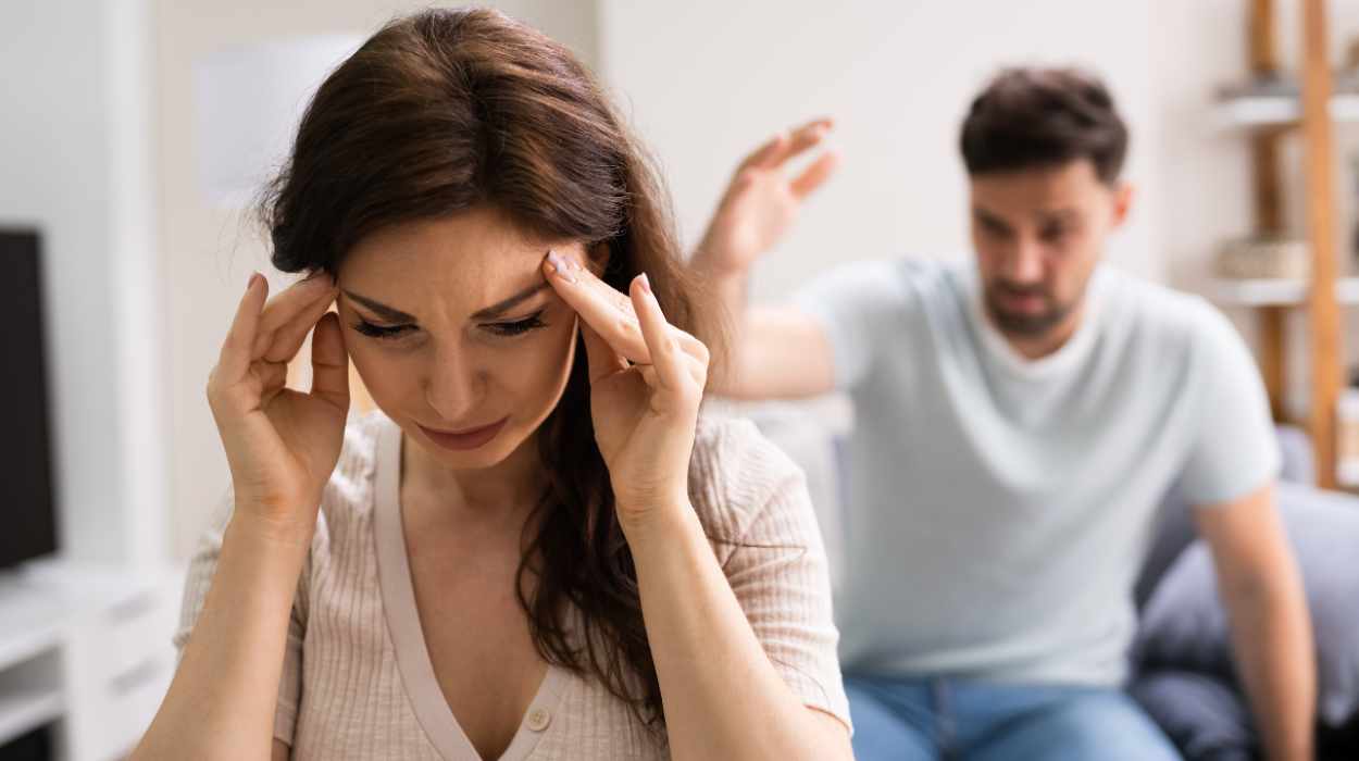 Mind Games in a Relationship: Why Play, When It's Okay & How to